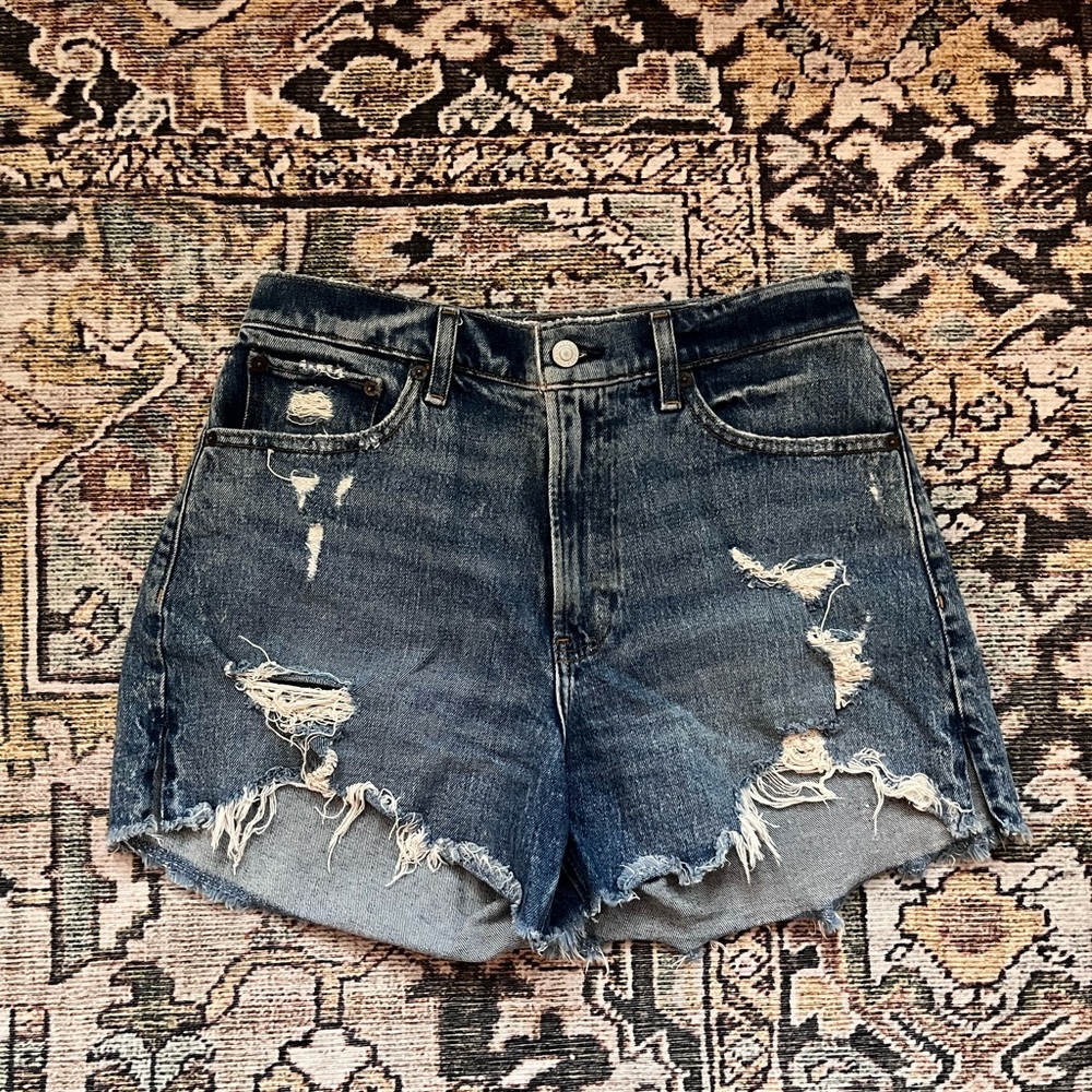 Abercrombie & Fitch High Rise 4" Mom Short
